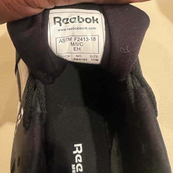 Steel toe, men size 11 Reebok shoes in great condition, only been worn twice - Picture 5 of 5